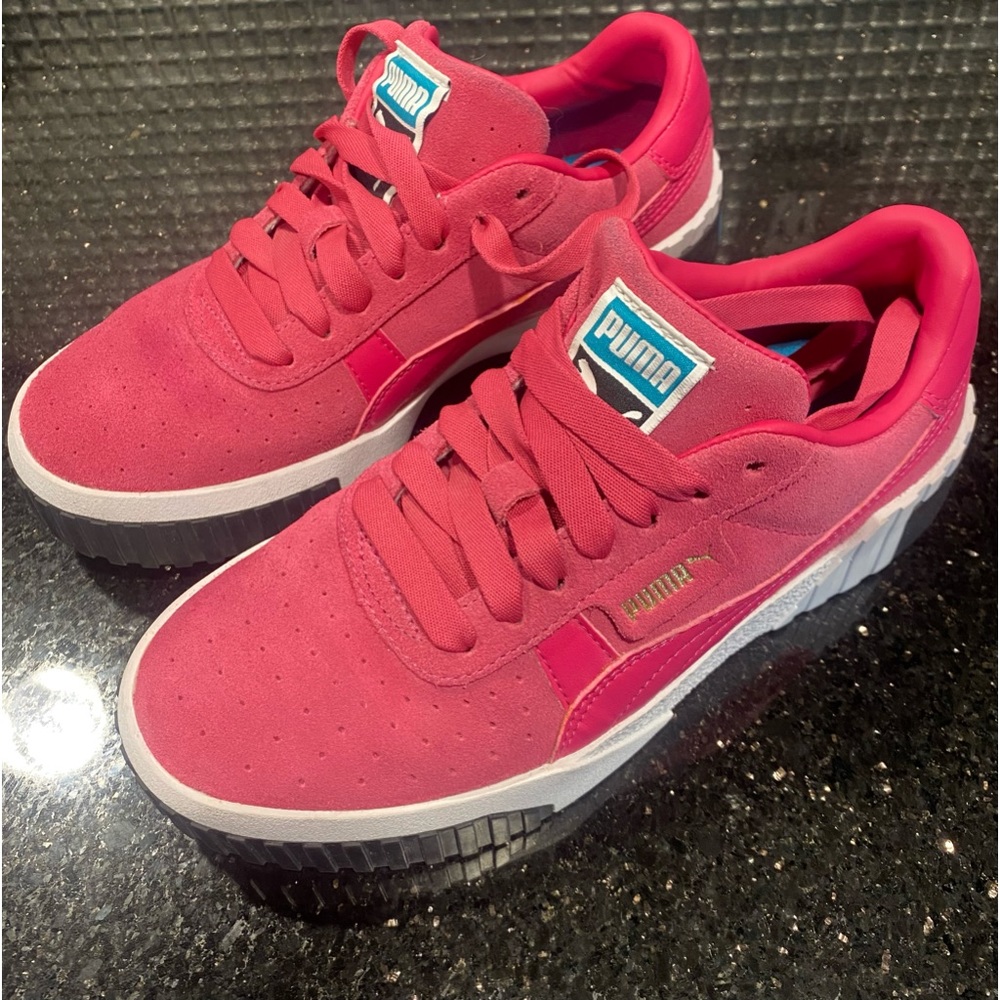 Pink Suede Cali Puma Low Top Sneakers Women’s size 7 Good Condition Gently Used